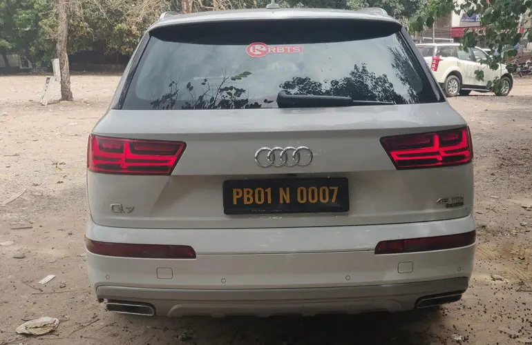 Audi Q7 Luxury Cars