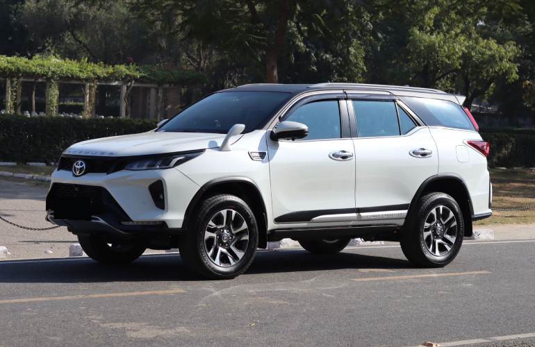 Toyota Fortuner 2.8L 4x4 AT Diesel 4x4 SUVS