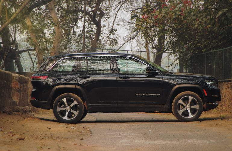 Jeep Grand Cherokee Limted O 4x4 AT Petrol 4x4 SUVS