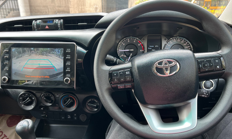 Toyota Hilux 2.8L 4x4 MT Dsl Self Drive Cars