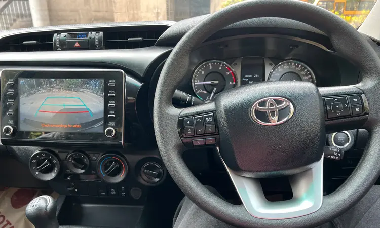 Toyota Hilux 2.8L 4x4 MT Dsl Self Drive Cars