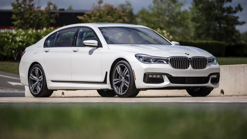 Enjoy the Luxury Car with us